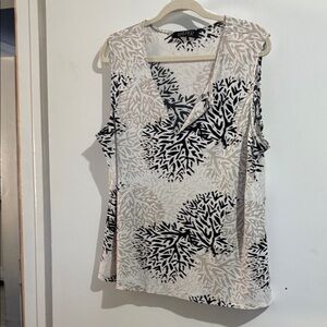 Kasper Black and Cream Leaf Print Tank Top